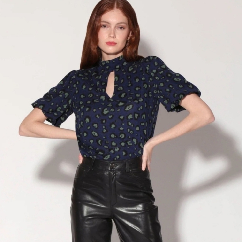 WALTER BAKER Briella Top Blouse In Midnight Leo Leopard Print Puff Sleeve Small